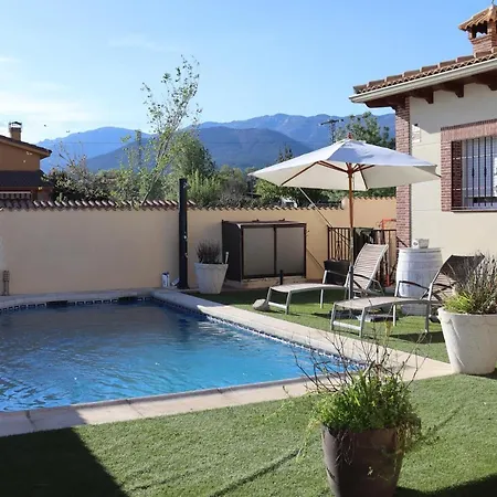 Casa En Sierra De Gredos Piscina Privada Holiday home La Adrada