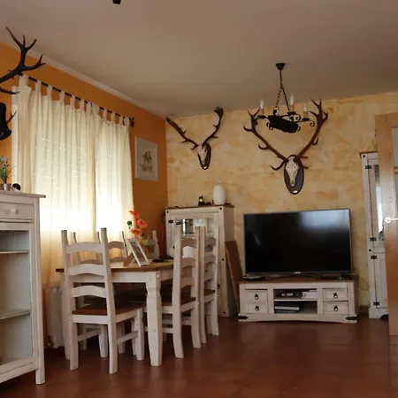 Casa En Sierra De Gredos Piscina Privada Holiday home La Adrada